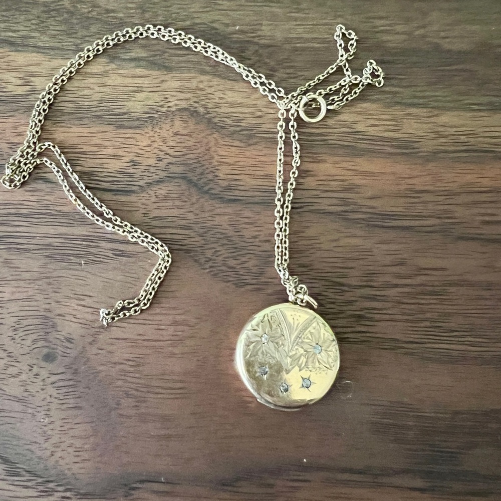 Antique Ornate Gold Filled  Floral Etched Round Locket 24” Necklace
